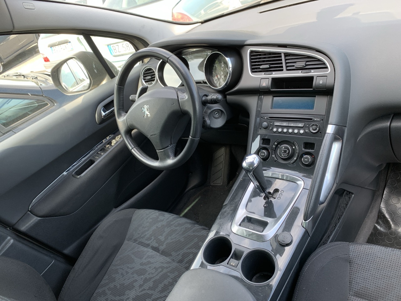 Peugeot 3008 MPV/Space Wagon 1.6 HDi (0U)
