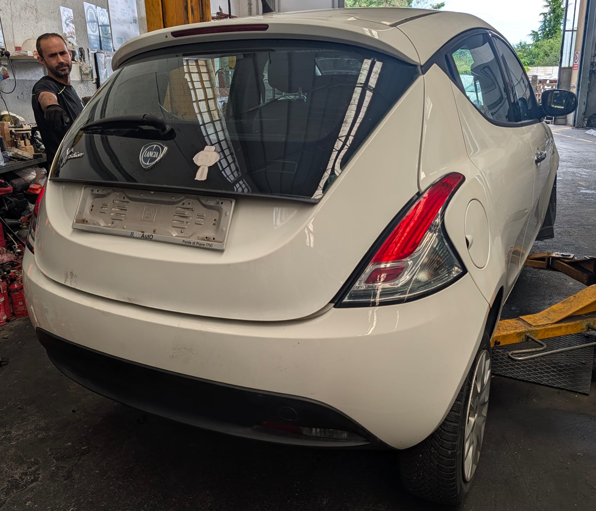 Lancia Ypsilon 1.2 Bi-Fuel (312)